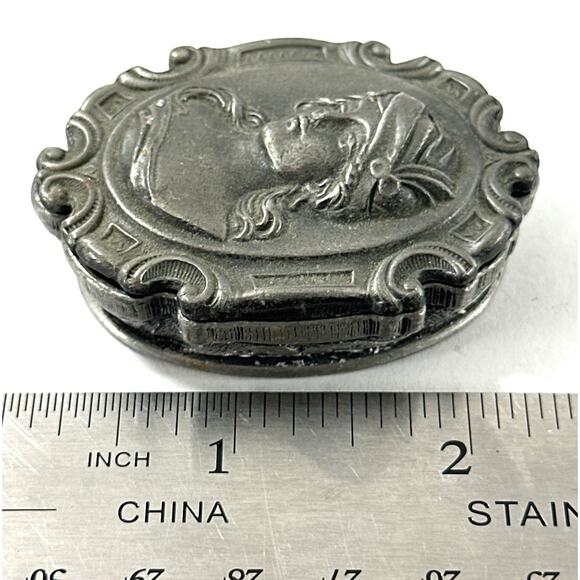 Vintage F.T.I. Convertible Trinket Box Brooch Lid Pewter Tone Cameo - Picture 7 of 7